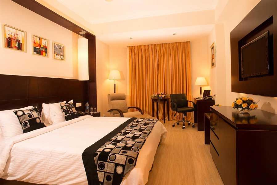 Hotel Teo International Near Delhi Airport By-Tu Casa นิวเดลี ภายนอก รูปภาพ